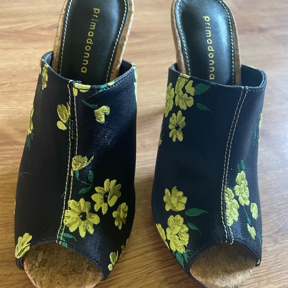 NEW !!! Floral Primadonna mules with heels, may be 4.5 - 5 - Picture 1 of 4
